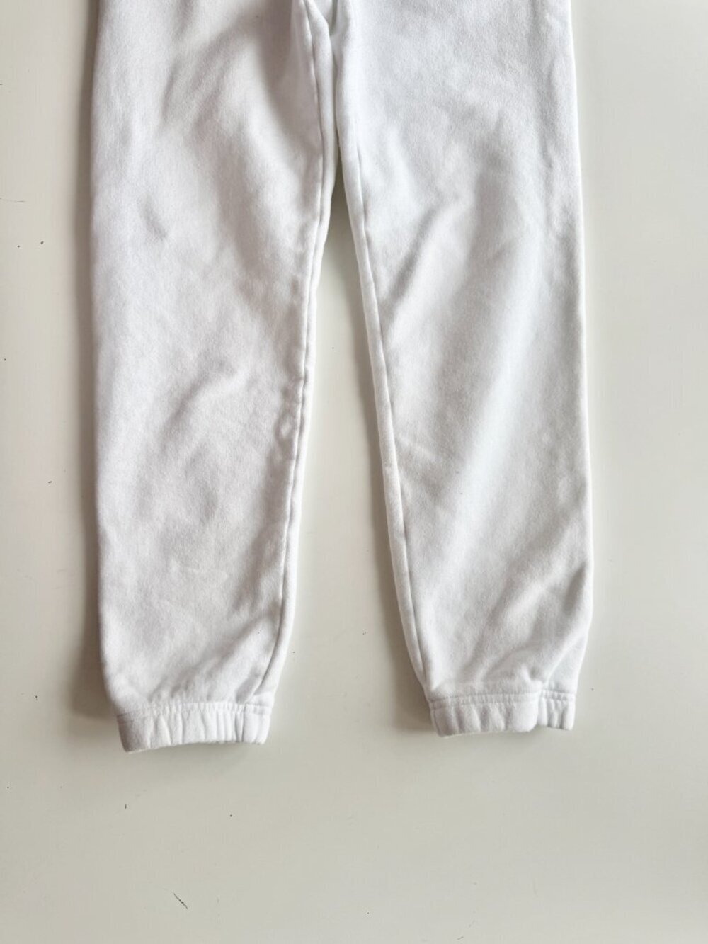 Aritzia TNA White Cozy Fleece Mid Rise Perfect Fit Jogger Sweatpants, Size XS - Picture 5 of 15